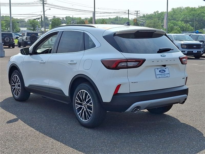 2025 Ford Escape Plug-In Hybrid photo 3