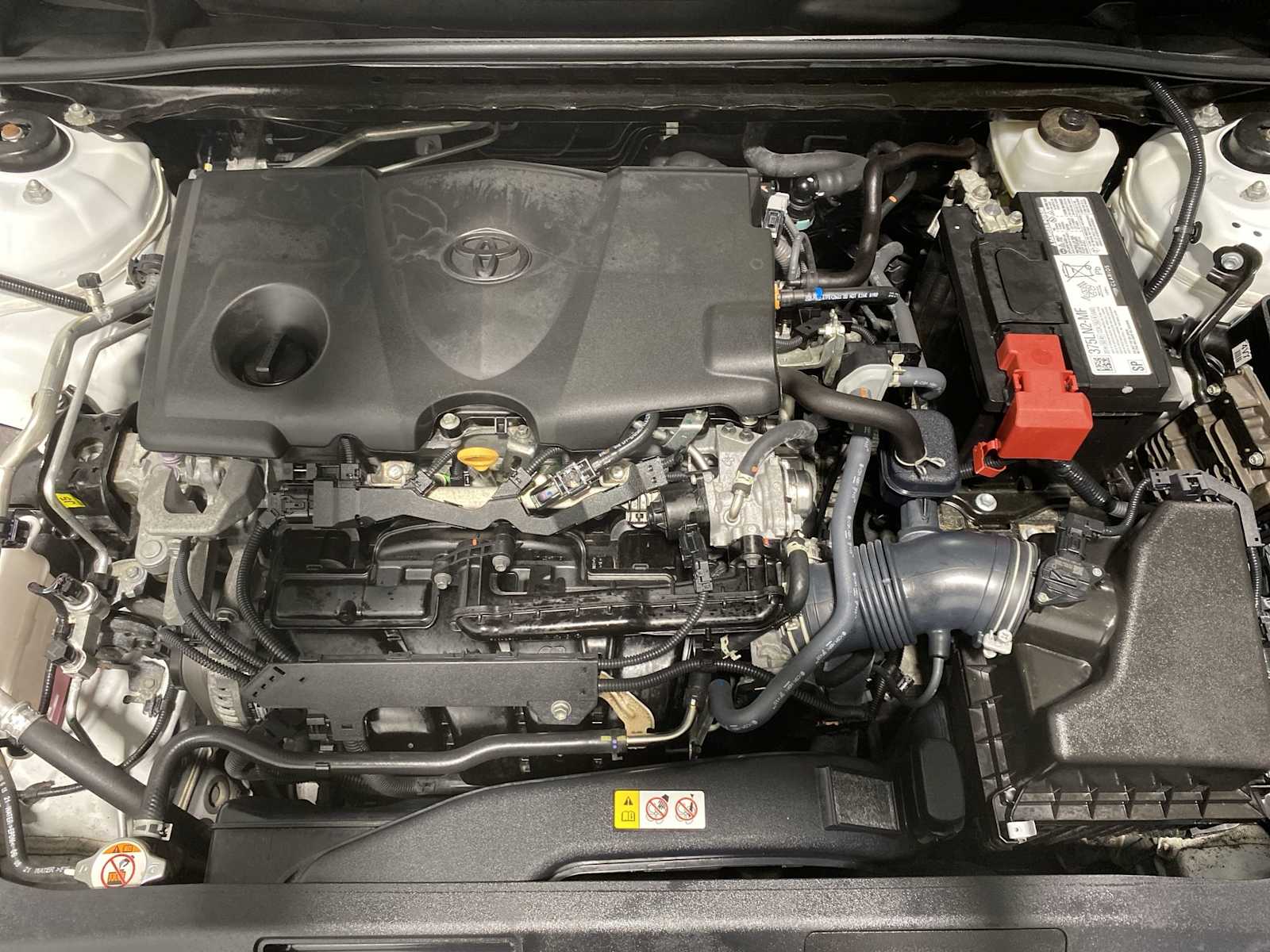 2022 Toyota Camry SE photo 8
