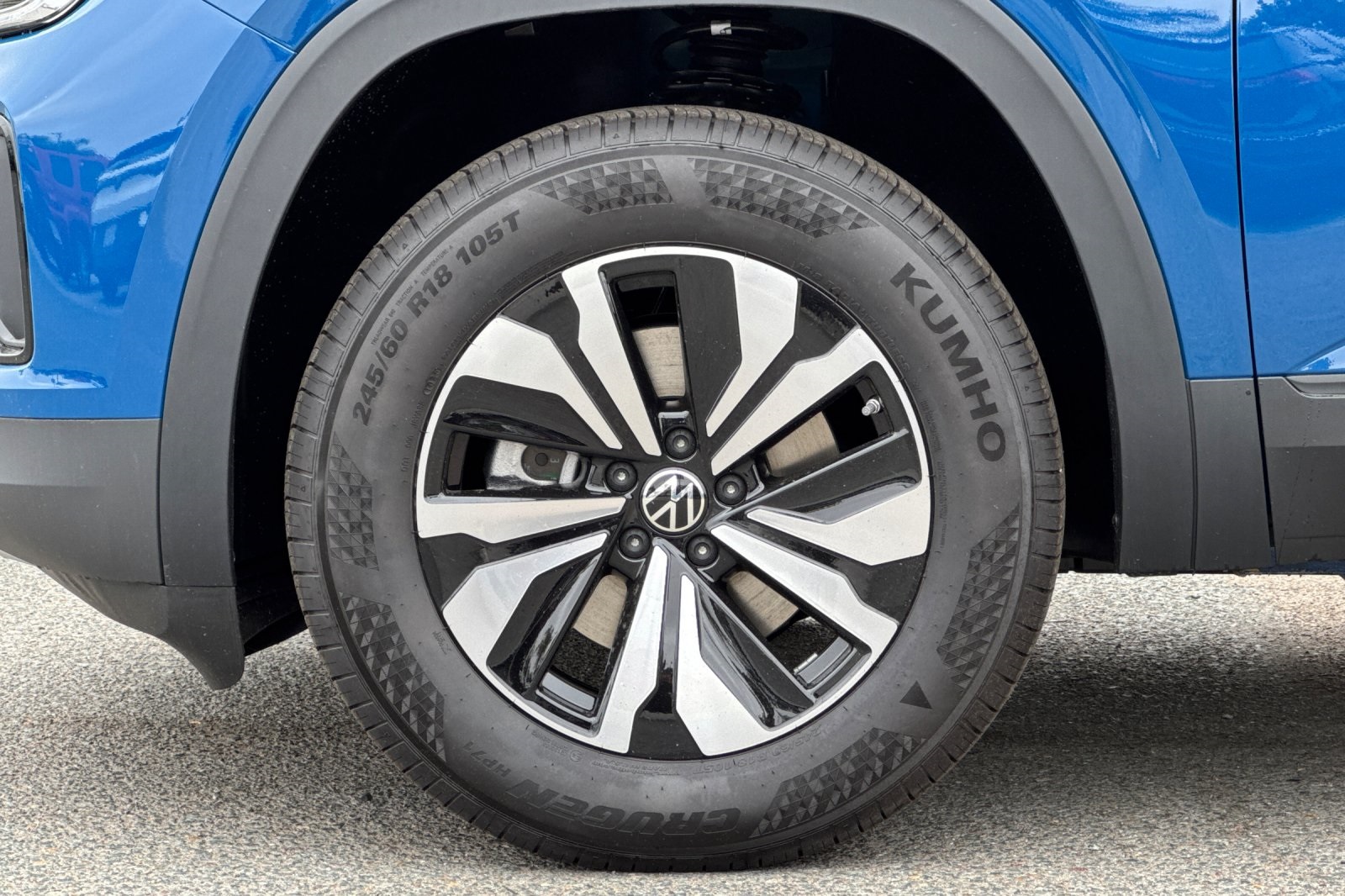 2025 Volkswagen Atlas Cross Sport SE photo 24
