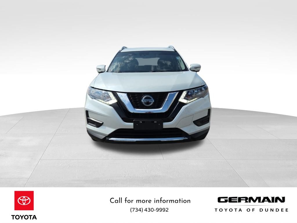 2019 Nissan Rogue SV photo 2