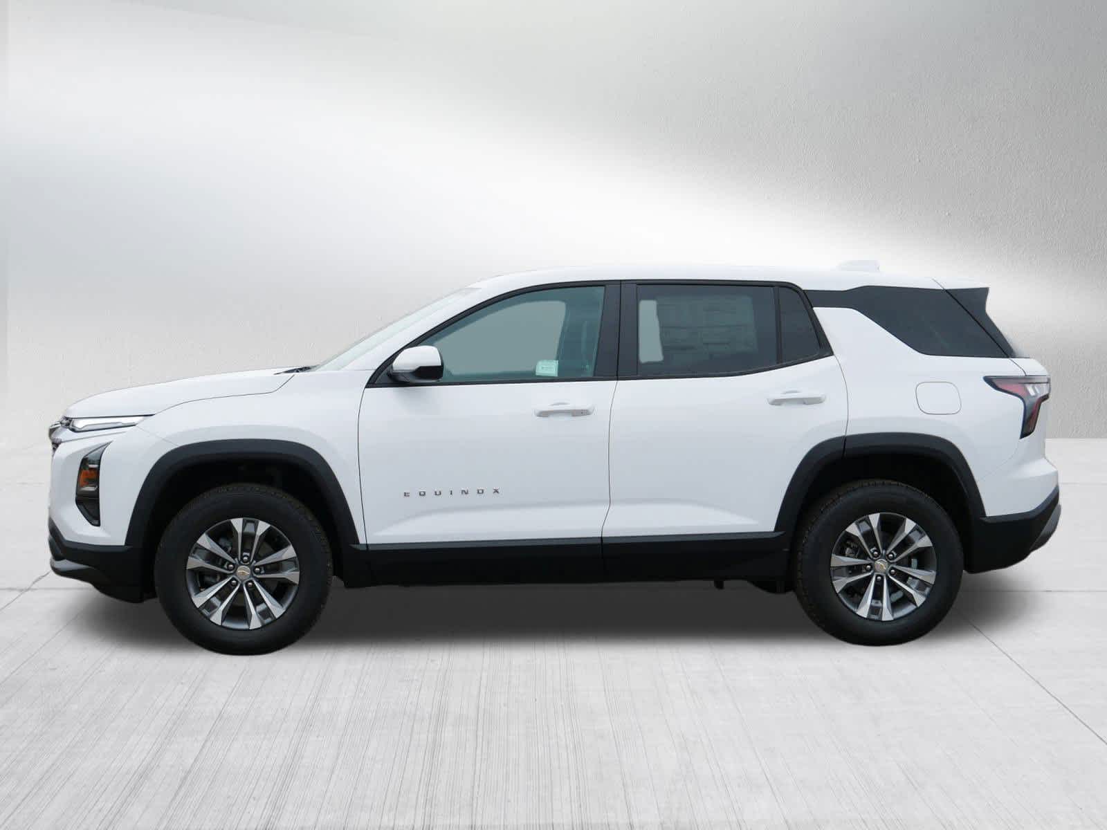 2026 Chevrolet Equinox LT photo 2