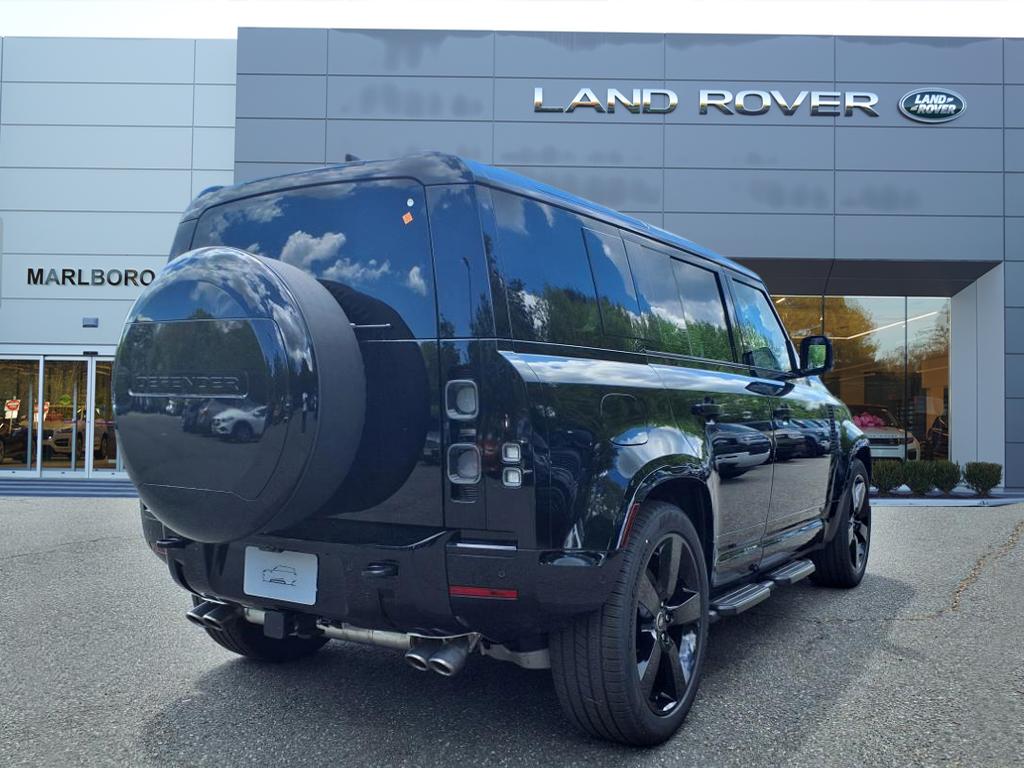 2025 Land Rover Defender 110 V8 photo 2