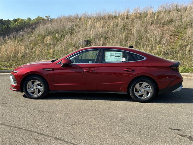 2025 Hyundai Sonata SE photo 2