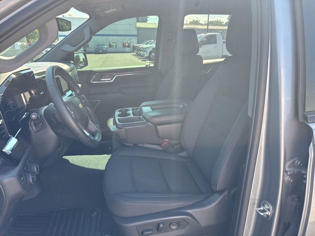 2024 Chevrolet Silverado 1500 LT photo 11