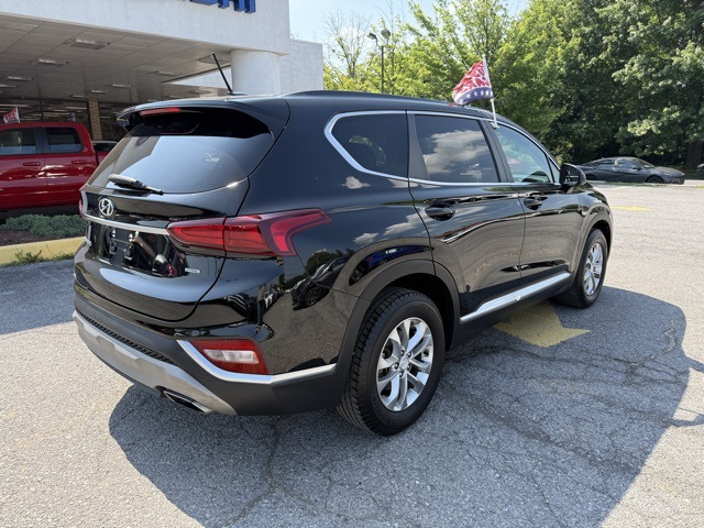 2020 Hyundai Santa Fe SE photo 3