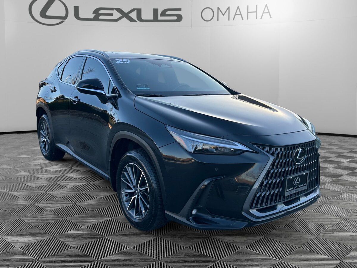2025 Lexus NX 350's photo