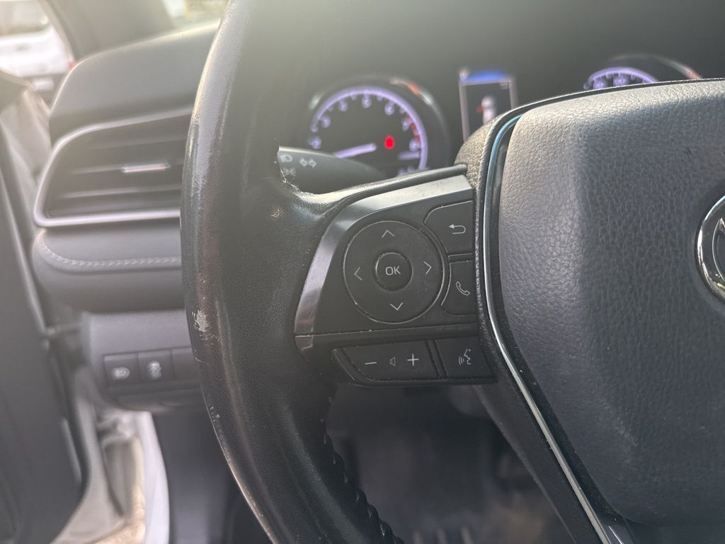 2019 Toyota Camry SE photo 10