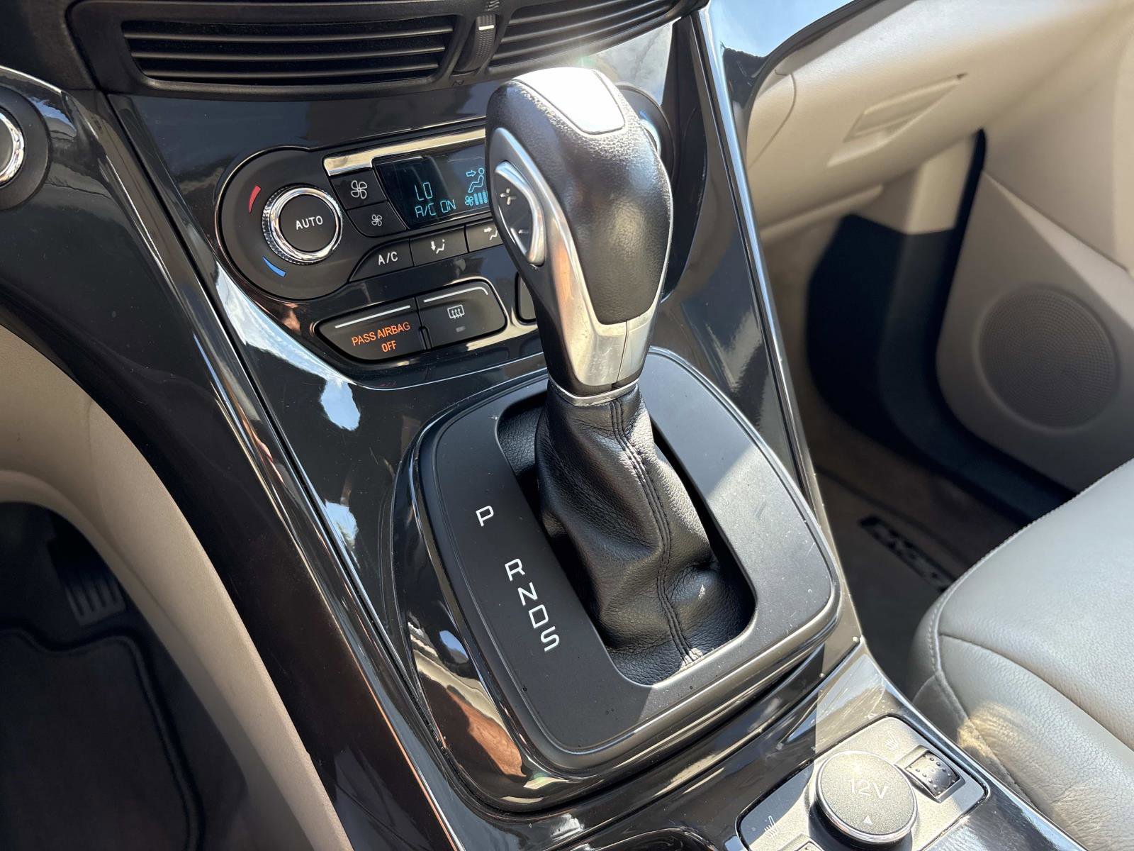 2016 Ford Escape Titanium photo 29