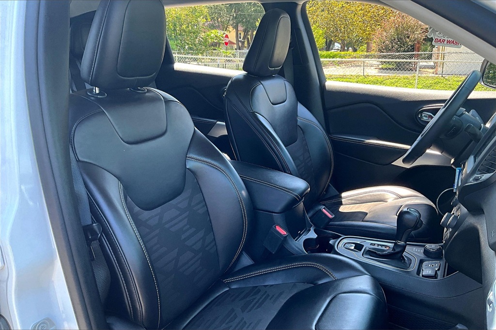2022 Jeep Cherokee X photo 24