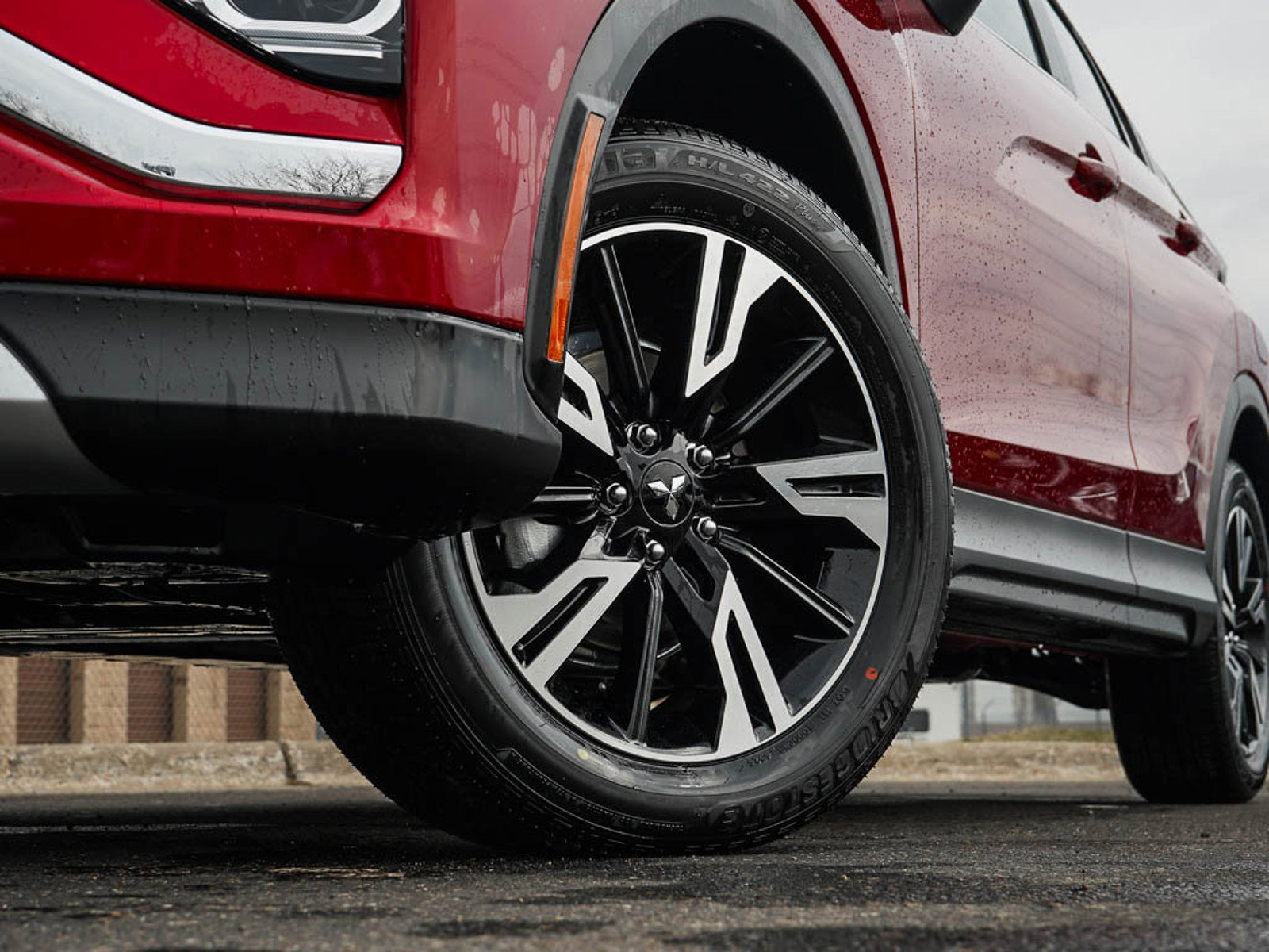 2025 Mitsubishi Eclipse Cross SE photo 4