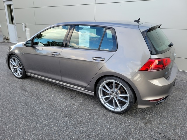 2017 Volkswagen Golf R 4Motion photo 3