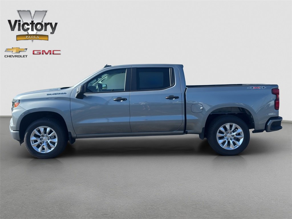 2025 Chevrolet Silverado 1500 Custom photo 3