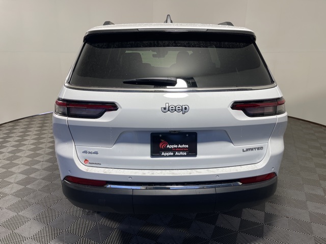 2025 Jeep Grand Cherokee Limited photo 3