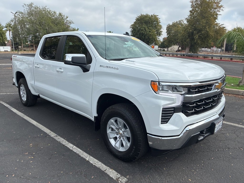 2025 Chevrolet Silverado 1500 LT's photo