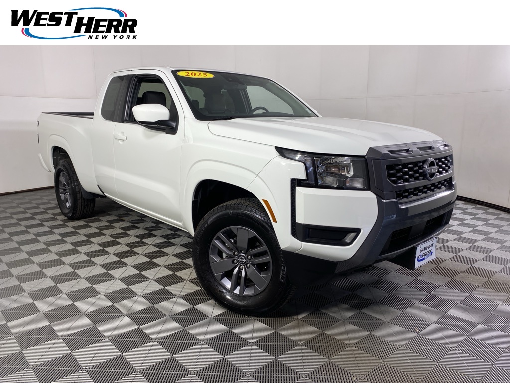 2025 Nissan Frontier SV's photo
