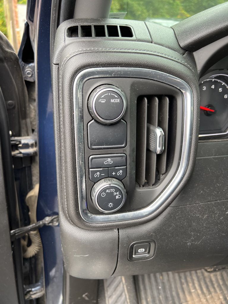 2020 Chevrolet Silverado 1500 LT photo 16