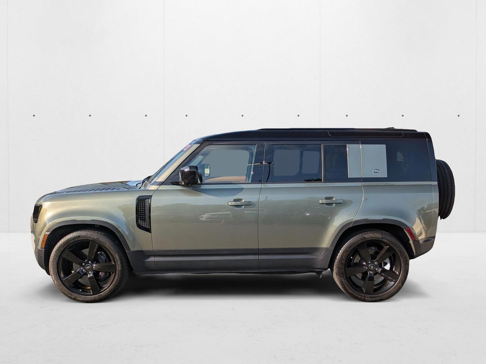 2023 Land Rover Defender S photo 9