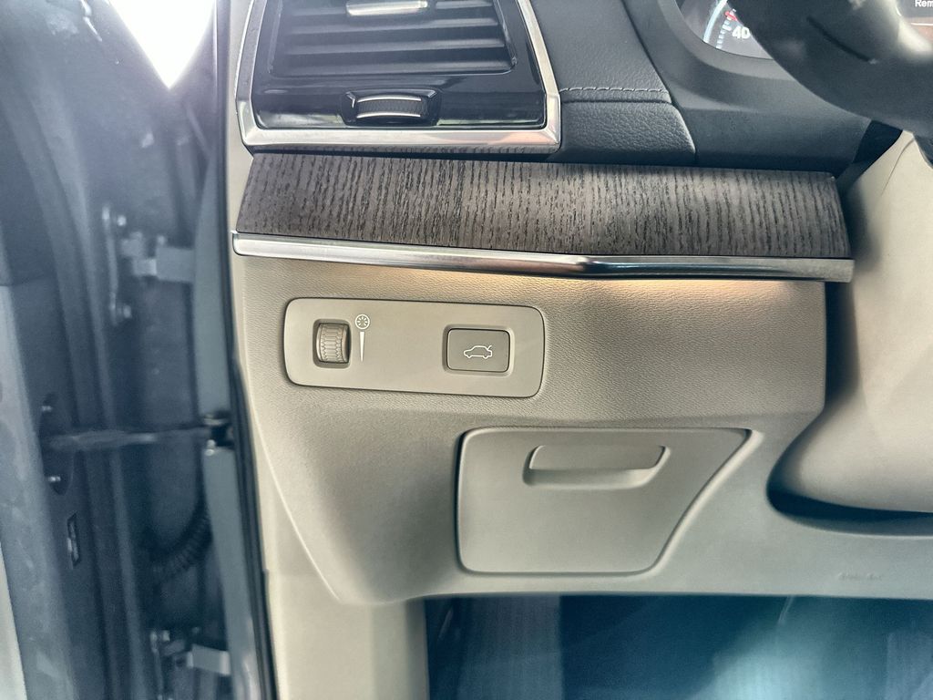2022 Volvo XC90 T6 Inscription photo 18