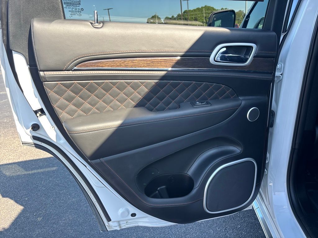 2019 Jeep Grand Cherokee Summit photo 32
