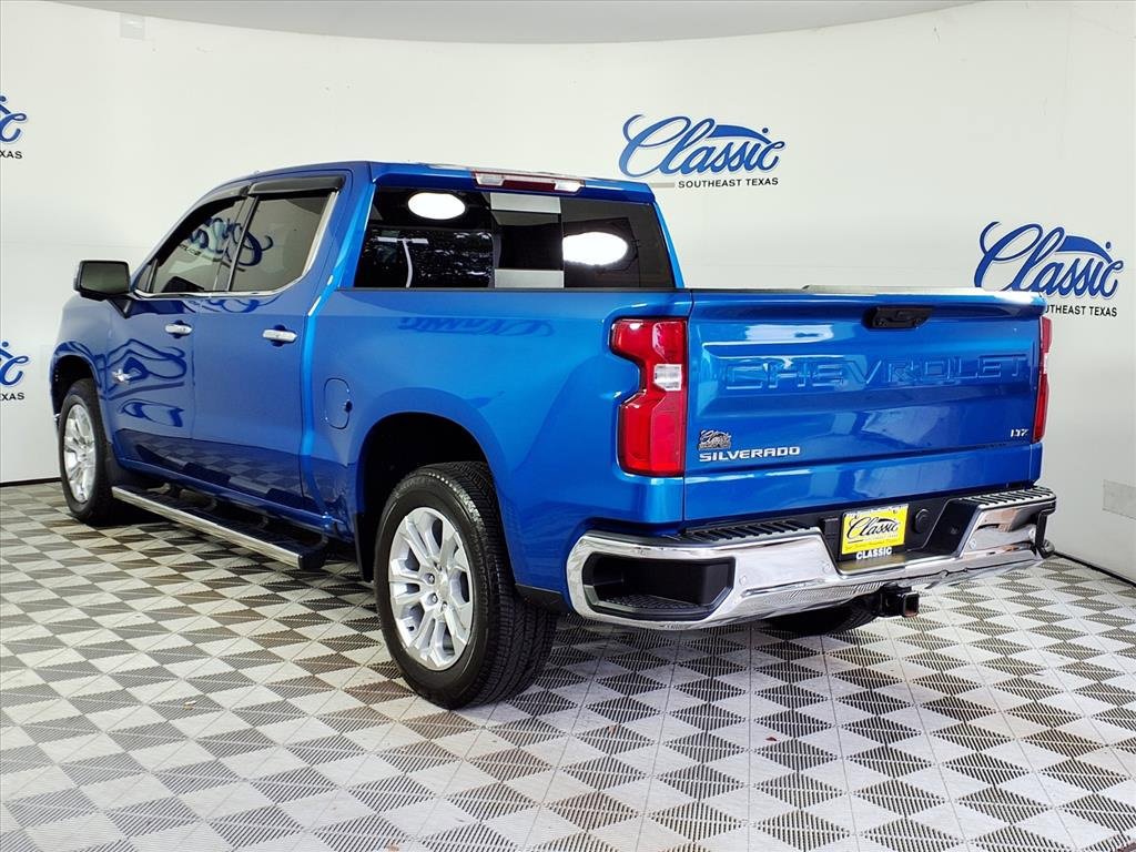 2024 Chevrolet Silverado 1500 LTZ photo 2