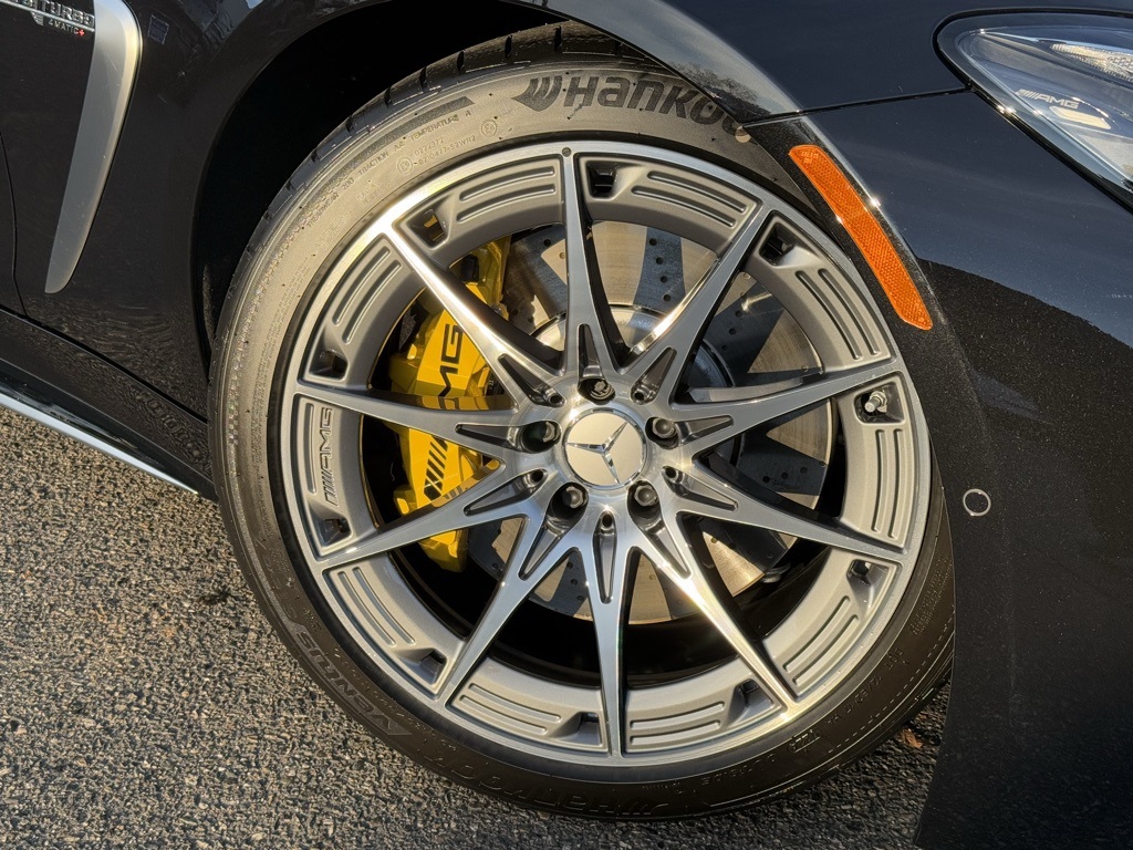 2025 Mercedes Benz AMG GT photo 2