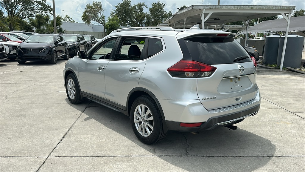 2018 Nissan Rogue SV photo 5