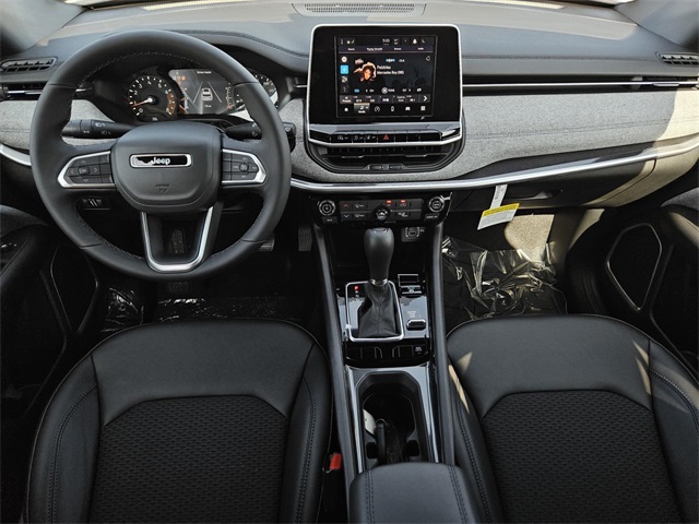 2025 Jeep Compass North Edition Latitude photo 14