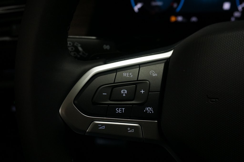 2025 Volkswagen Atlas SEL Premium R-Line photo 24