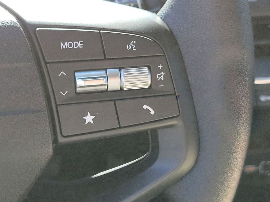 2025 Kia K4 LXS photo 24