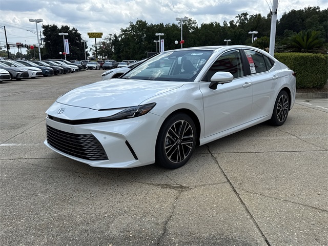 2025 Toyota Camry XLE photo 7