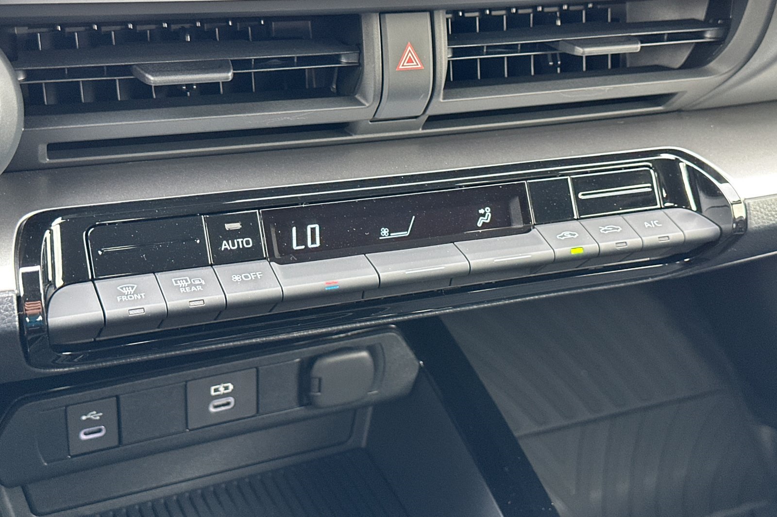 2026 Toyota Prius LE photo 21