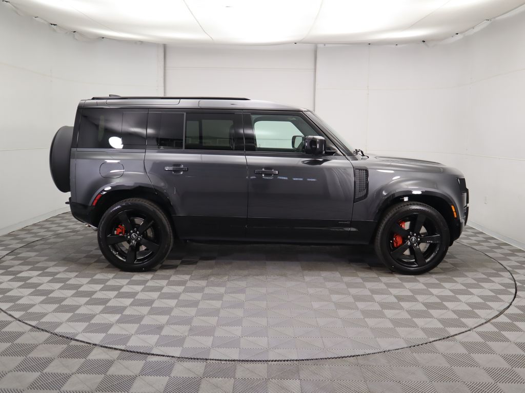2025 Land Rover Defender 110 X photo 4