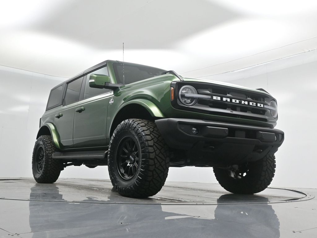 2025 Ford Bronco Outer Banks photo 44