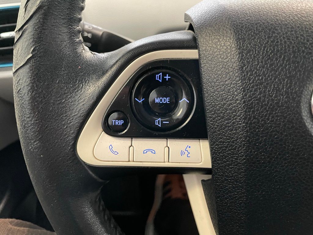 2016 Toyota Prius Three photo 15