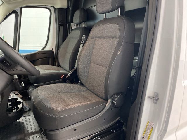 2024 Ram C/V Tradesman photo 28