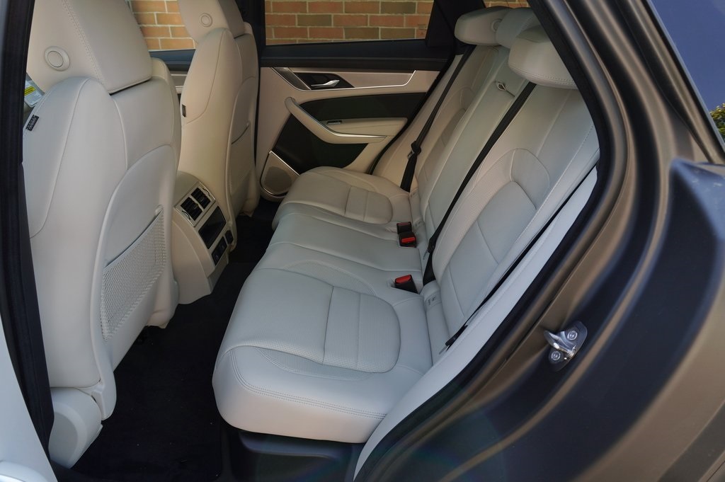 2026 JAGUAR F-PACE - Image 31