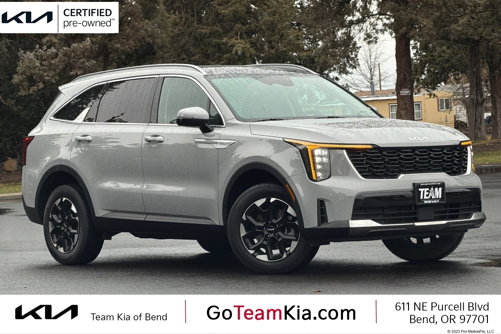 2025 Kia Sorento S's photo