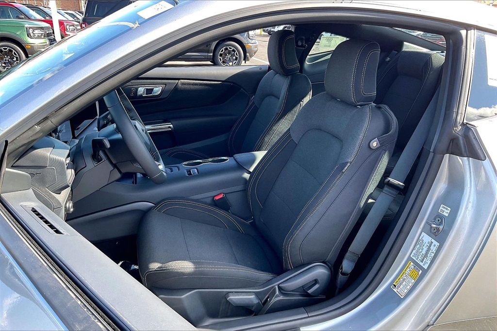 2026 FORD MUSTANG - Image 8