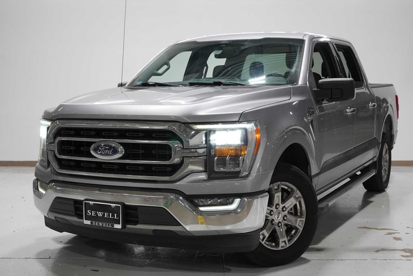 2021 Ford F-150 XLT's photo