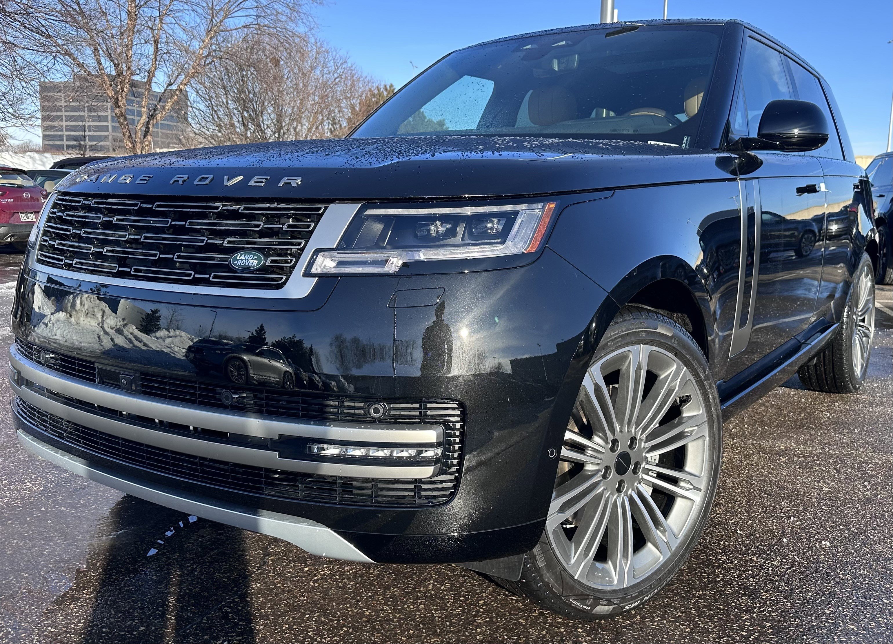 2026 Land Rover Range Rover SE's photo