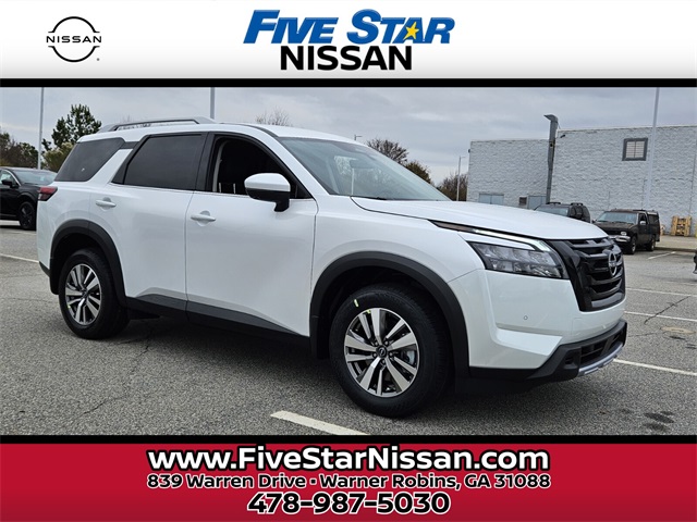 2025 Nissan Pathfinder SL's photo