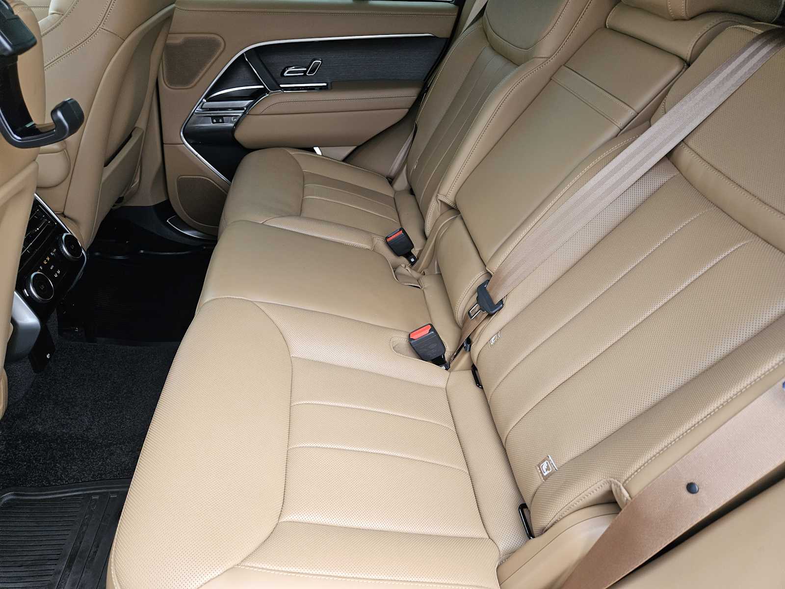 2025 Land Rover Range Rover SE photo 20