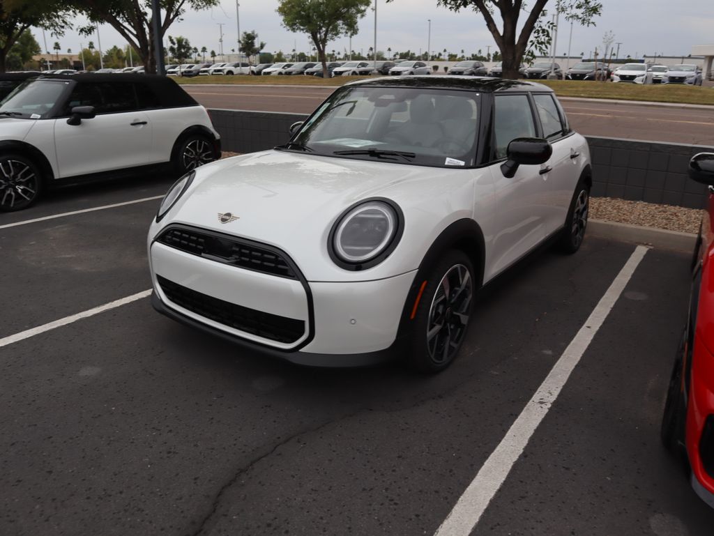 2026 MINI Hardtop 4 Door Oxford Edition's photo