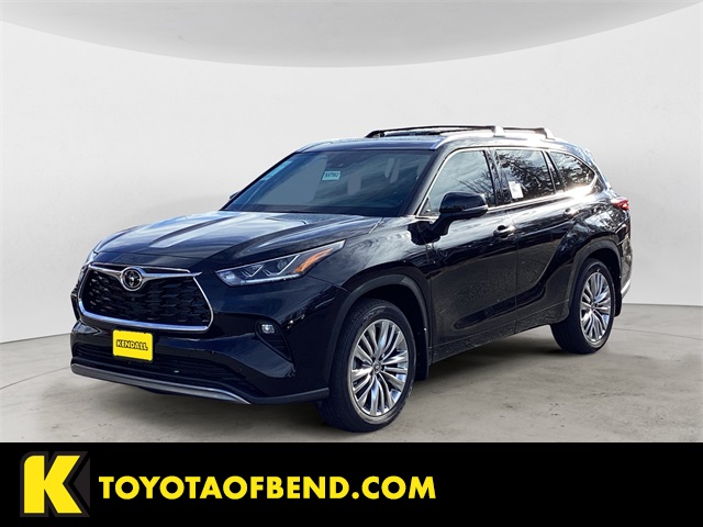 2026 Toyota Highlander Platinum's photo