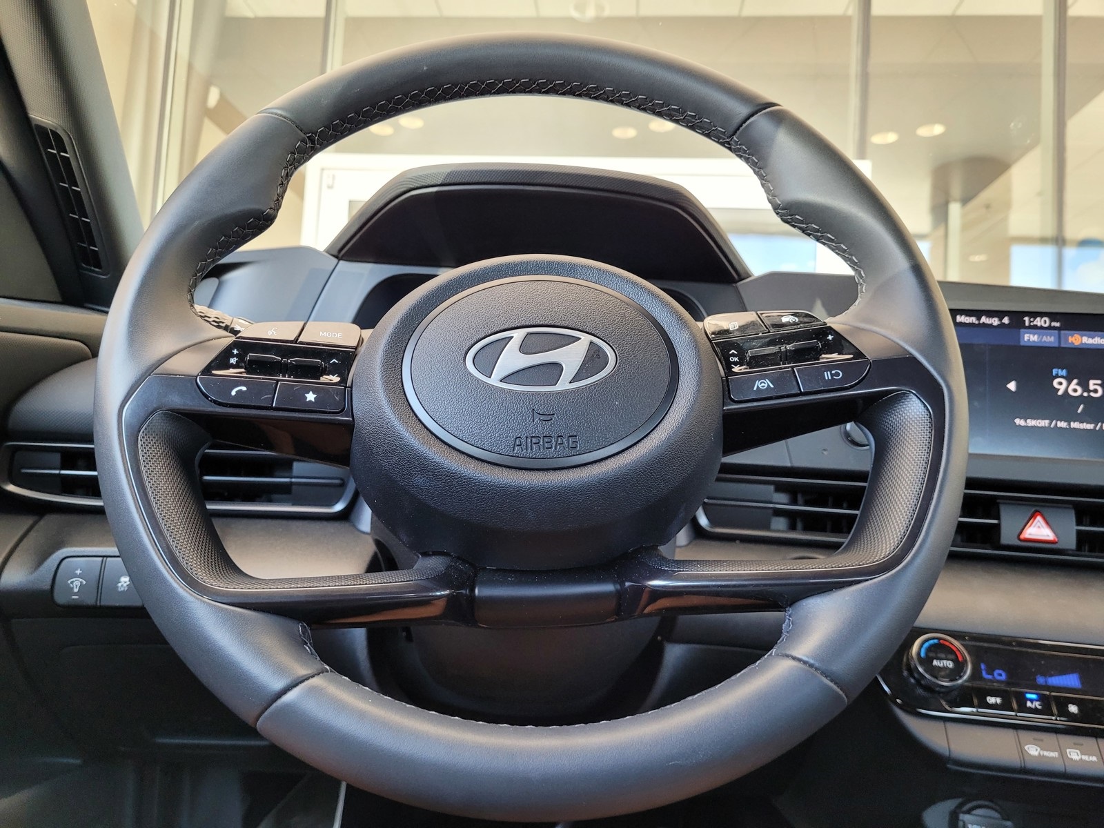 2025 Hyundai Elantra SEL Sport photo 22