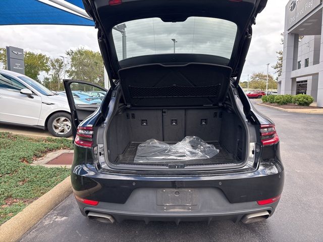 2017 Porsche Macan Base photo 7