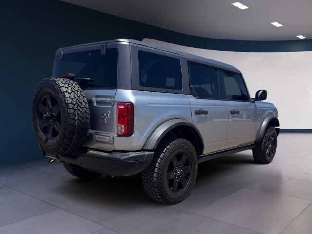 2023 Ford Bronco Black Diamond photo 5