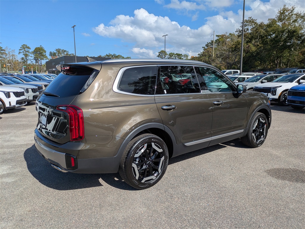 2025 Kia Telluride S photo 3