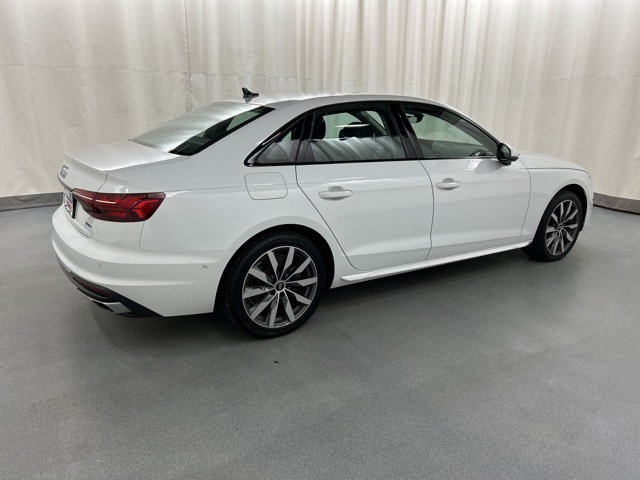 2023 Audi A4 40 Prestige Quattro photo 4