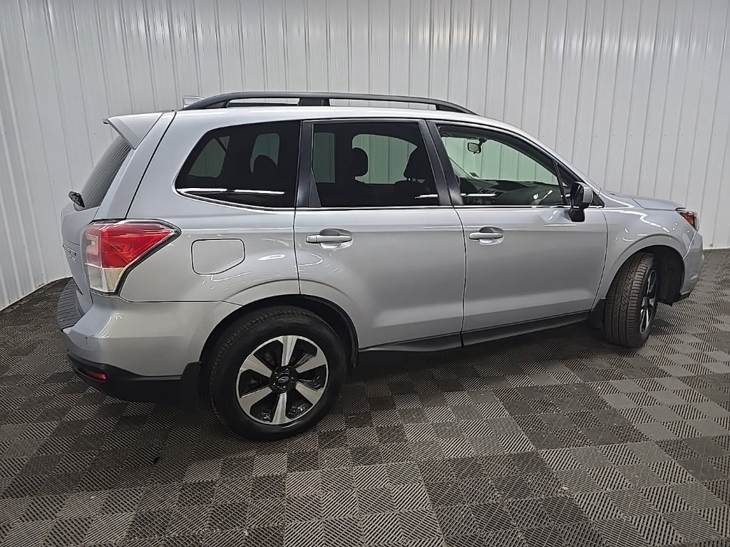 2017 Subaru Forester 2.5i Limited photo 6